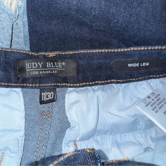 Judy Blue High Waist Wide Leg Cropped Jeans (JB88716) Crop Women’s Size 11/30 - Picture 2 of 6